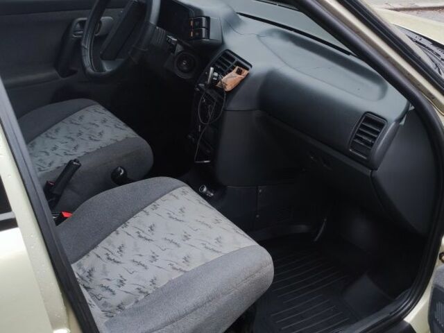 Серый ВАЗ 2112, объемом двигателя 1.6 л и пробегом 378 тыс. км за 2500 $, фото 5 на Automoto.ua