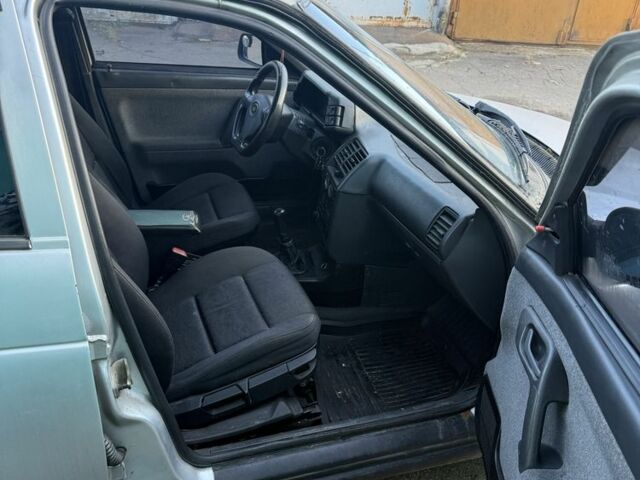 Серый ВАЗ 2112, объемом двигателя 1.6 л и пробегом 99 тыс. км за 1499 $, фото 4 на Automoto.ua