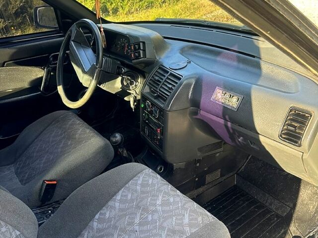 ВАЗ 2112 2005 у Новой Водолаге на Automoto.ua Сірий ВАЗ 2112, об'ємом двигуна 1.6 л та пробігом 190 тис. км за 1200 $, фото 9 на Automoto.ua