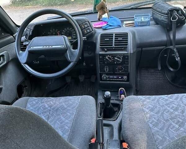 ВАЗ 2112 2005 в Хмельницком на Automoto.ua Серый ВАЗ 2112, объемом двигателя 1.6 л и пробегом 300 тыс. км за 922 $, фото 1 на Automoto.ua