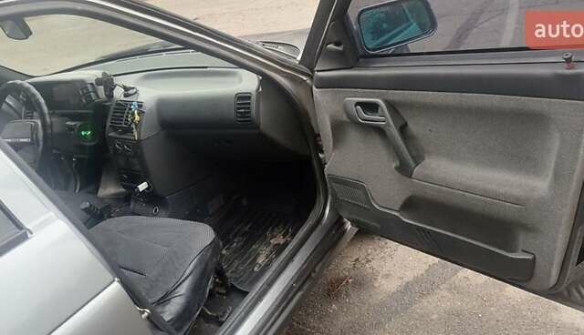 Серый ВАЗ 2112, объемом двигателя 1.6 л и пробегом 226 тыс. км за 2700 $, фото 16 на Automoto.ua