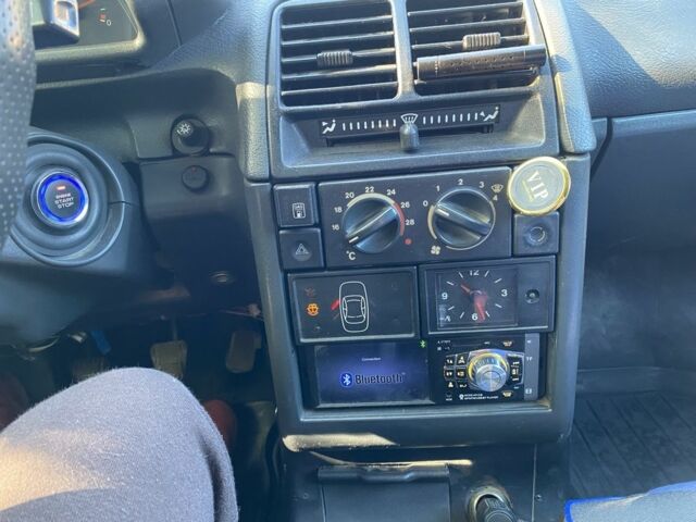 Серый ВАЗ 2112, объемом двигателя 1.6 л и пробегом 280 тыс. км за 1200 $, фото 1 на Automoto.ua