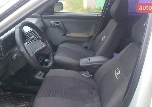 Серый ВАЗ 2112, объемом двигателя 1.6 л и пробегом 210 тыс. км за 1850 $, фото 6 на Automoto.ua