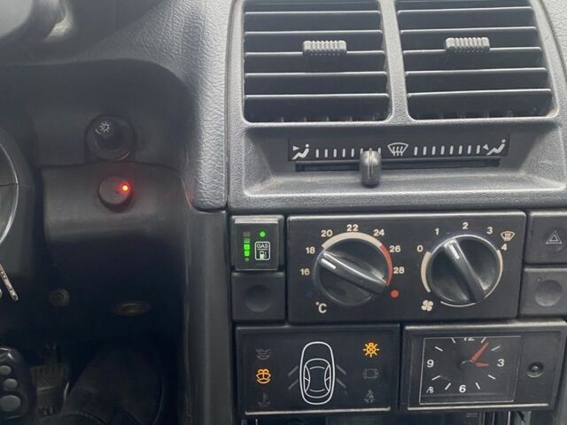 Сірий ВАЗ 2112, об'ємом двигуна 1.6 л та пробігом 300 тис. км за 1350 $, фото 11 на Automoto.ua