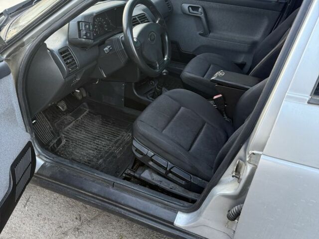 Серый ВАЗ 2112, объемом двигателя 1.6 л и пробегом 99 тыс. км за 1499 $, фото 5 на Automoto.ua