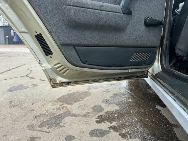 Серый ВАЗ 2112, объемом двигателя 1.6 л и пробегом 130 тыс. км за 1500 $, фото 6 на Automoto.ua