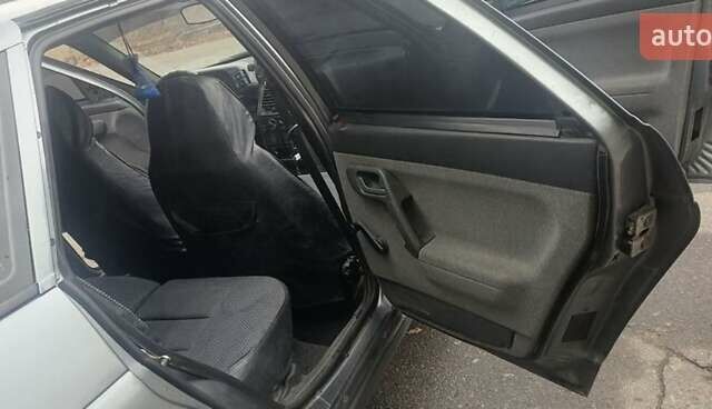 Серый ВАЗ 2112, объемом двигателя 1.6 л и пробегом 226 тыс. км за 2700 $, фото 17 на Automoto.ua