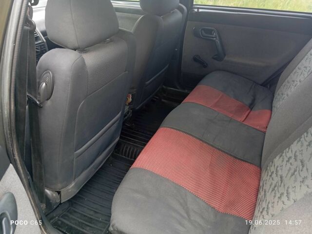 Серый ВАЗ 2112, объемом двигателя 1.6 л и пробегом 400 тыс. км за 2000 $, фото 8 на Automoto.ua