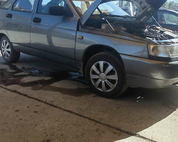 Серый ВАЗ 2112, объемом двигателя 1.6 л и пробегом 217 тыс. км за 1600 $, фото 2 на Automoto.ua