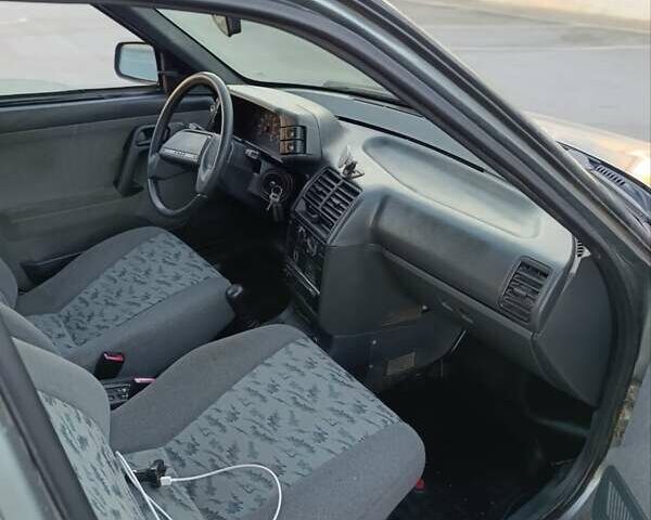 Сірий ВАЗ 2112, об'ємом двигуна 1.6 л та пробігом 220 тис. км за 1350 $, фото 1 на Automoto.ua