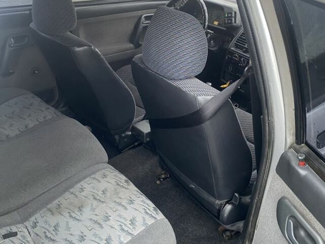 Серый ВАЗ 2112, объемом двигателя 1.6 л и пробегом 262 тыс. км за 950 $, фото 7 на Automoto.ua