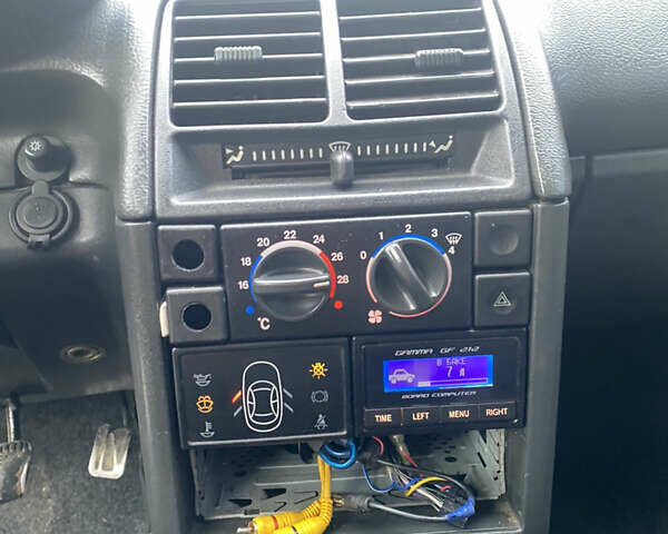 Серый ВАЗ 2112, объемом двигателя 1.6 л и пробегом 263 тыс. км за 950 $, фото 12 на Automoto.ua