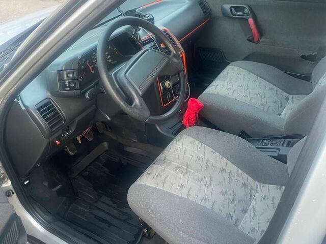 Серый ВАЗ 2112, объемом двигателя 1.6 л и пробегом 268 тыс. км за 1800 $, фото 5 на Automoto.ua