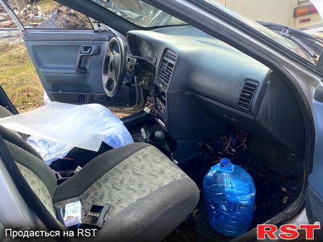 Серый ВАЗ 2112, объемом двигателя 16 л и пробегом 121 тыс. км за 700 $, фото 3 на Automoto.ua