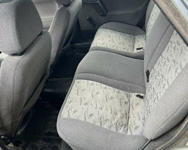 ВАЗ 2112 2006 у Кривому Розі на Automoto.ua Сірий ВАЗ 2112, об'ємом двигуна 1.6 л та пробігом 105 тис. км за 1446 $, фото 4 на Automoto.ua