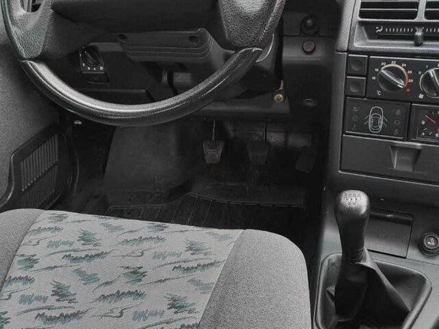 Серый ВАЗ 2112, объемом двигателя 1.6 л и пробегом 80 тыс. км за 2800 $, фото 13 на Automoto.ua