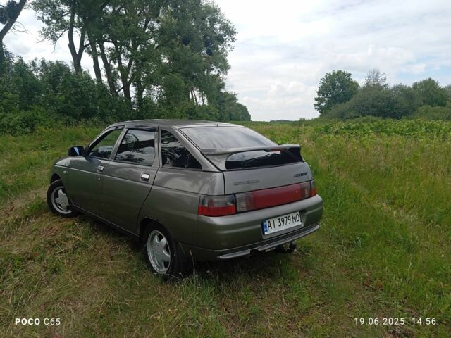 Серый ВАЗ 2112, объемом двигателя 1.6 л и пробегом 400 тыс. км за 2000 $, фото 4 на Automoto.ua