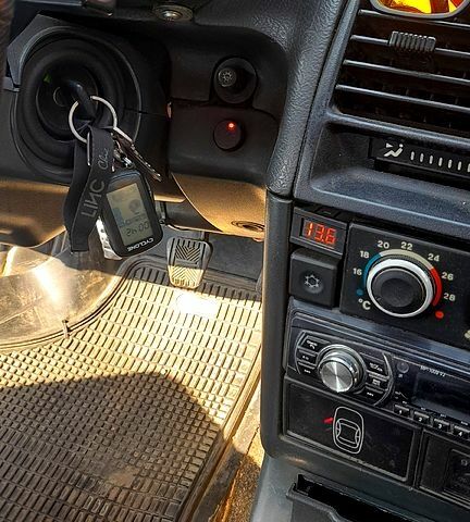 Серый ВАЗ 2112, объемом двигателя 1.6 л и пробегом 273 тыс. км за 1250 $, фото 11 на Automoto.ua