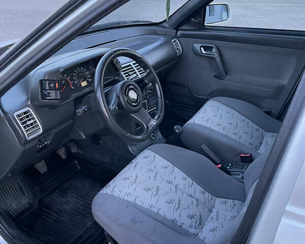 Серый ВАЗ 2112, объемом двигателя 1.6 л и пробегом 223 тыс. км за 1650 $, фото 4 на Automoto.ua