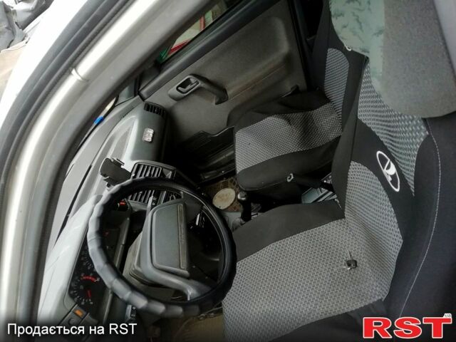 Серый ВАЗ 2112, объемом двигателя 1.6 л и пробегом 180 тыс. км за 1700 $, фото 6 на Automoto.ua