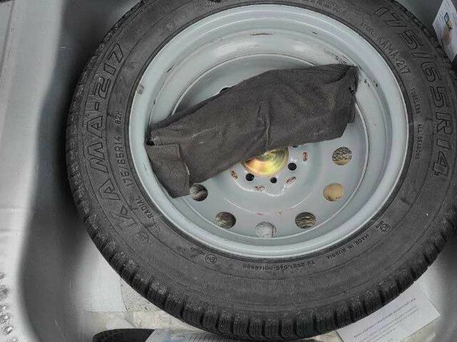 Серый ВАЗ 2112, объемом двигателя 1.6 л и пробегом 80 тыс. км за 2800 $, фото 19 на Automoto.ua