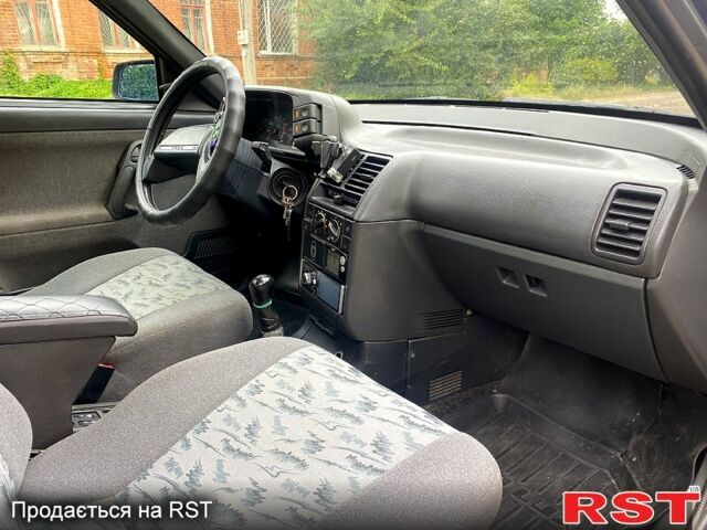 Серый ВАЗ 2112, объемом двигателя 1.6 л и пробегом 270 тыс. км за 2100 $, фото 6 на Automoto.ua