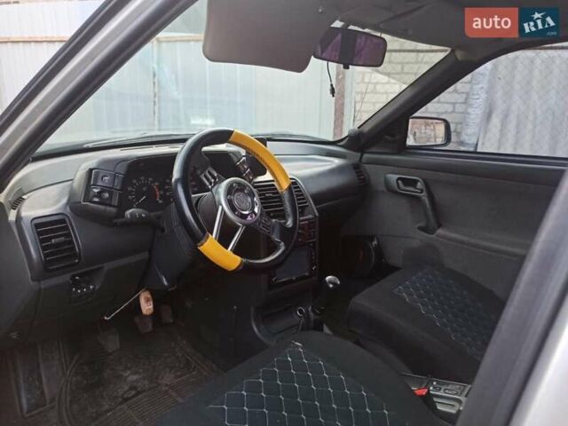 Серый ВАЗ 2112, объемом двигателя 1.6 л и пробегом 500 тыс. км за 1500 $, фото 2 на Automoto.ua