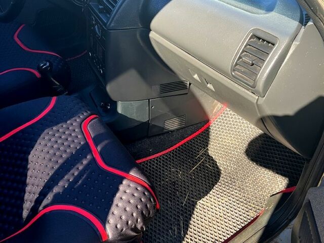 Серый ВАЗ 2112, объемом двигателя 1.6 л и пробегом 135 тыс. км за 1350 $, фото 3 на Automoto.ua