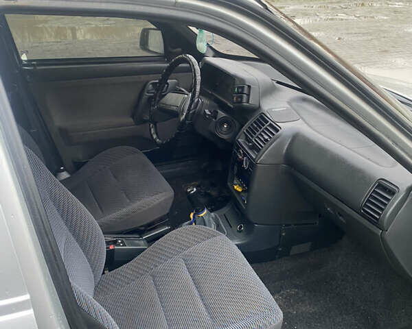 Серый ВАЗ 2112, объемом двигателя 1.6 л и пробегом 263 тыс. км за 950 $, фото 10 на Automoto.ua