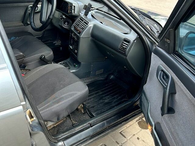 Сірий ВАЗ 2112, об'ємом двигуна 1.6 л та пробігом 270 тис. км за 1900 $, фото 7 на Automoto.ua