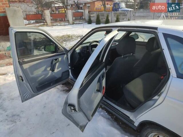 Серый ВАЗ 2112, объемом двигателя 1.6 л и пробегом 169 тыс. км за 2400 $, фото 2 на Automoto.ua