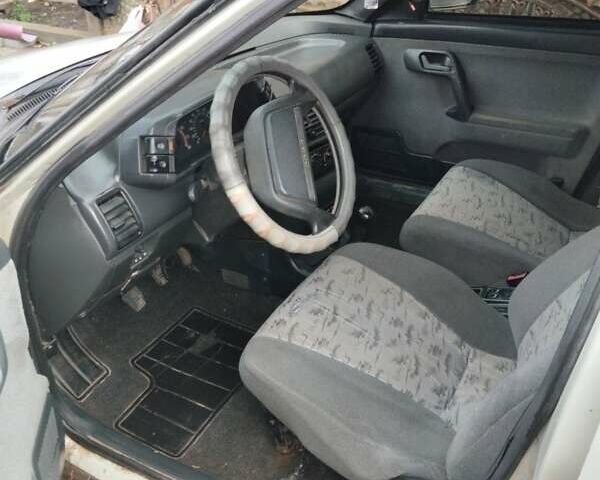 Серый ВАЗ 2112, объемом двигателя 1.6 л и пробегом 250 тыс. км за 1350 $, фото 4 на Automoto.ua