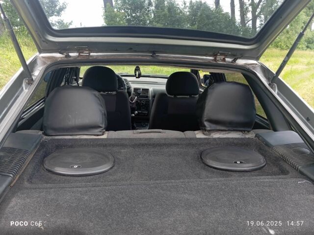 Серый ВАЗ 2112, объемом двигателя 1.6 л и пробегом 400 тыс. км за 2000 $, фото 7 на Automoto.ua