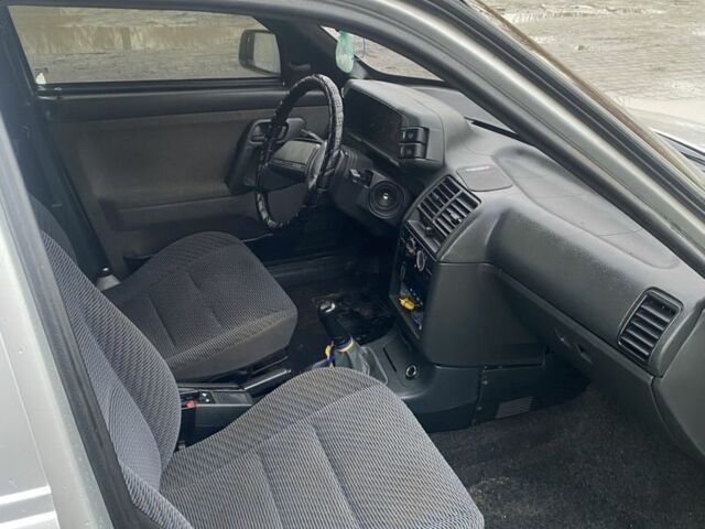 Серый ВАЗ 2112, объемом двигателя 1.6 л и пробегом 262 тыс. км за 950 $, фото 6 на Automoto.ua