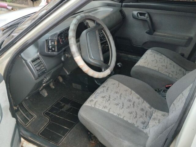 Серый ВАЗ 2112, объемом двигателя 1.6 л и пробегом 250 тыс. км за 1350 $, фото 5 на Automoto.ua