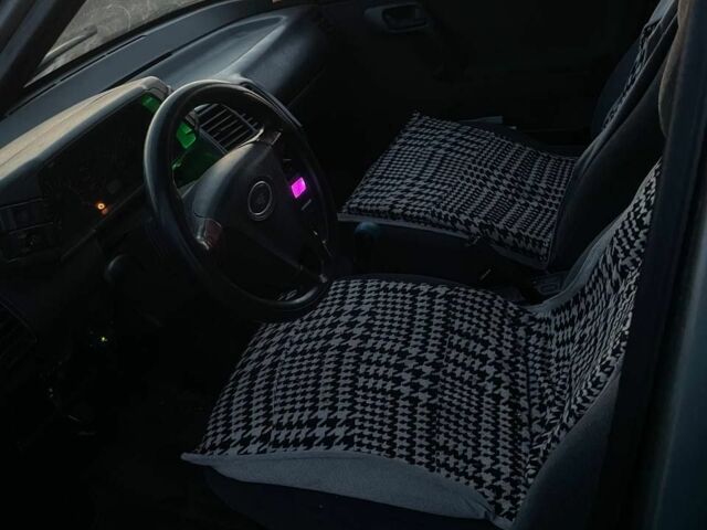 Серый ВАЗ 2112, объемом двигателя 1.6 л и пробегом 340 тыс. км за 1500 $, фото 5 на Automoto.ua