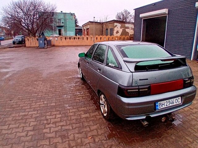 Серый ВАЗ 2112, объемом двигателя 1.6 л и пробегом 211 тыс. км за 2100 $, фото 1 на Automoto.ua