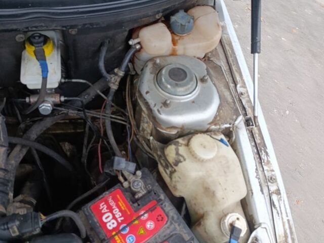 Серый ВАЗ 2112, объемом двигателя 1.6 л и пробегом 173 тыс. км за 950 $, фото 12 на Automoto.ua