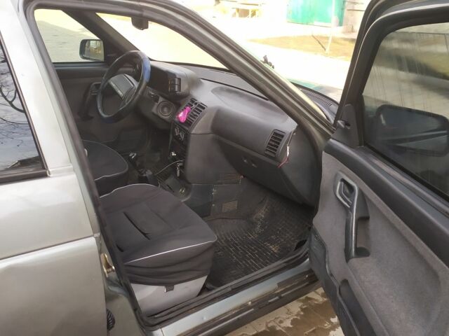 Серый ВАЗ 2112, объемом двигателя 1.6 л и пробегом 343 тыс. км за 1055 $, фото 4 на Automoto.ua