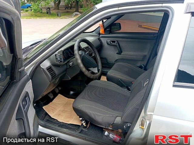 Серый ВАЗ 2112, объемом двигателя 1.6 л и пробегом 200 тыс. км за 2500 $, фото 5 на Automoto.ua