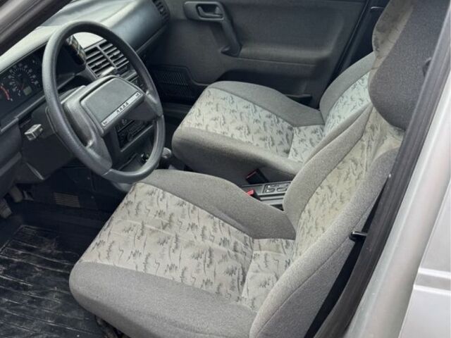 Серый ВАЗ 2112, объемом двигателя 1.6 л и пробегом 200 тыс. км за 1200 $, фото 4 на Automoto.ua