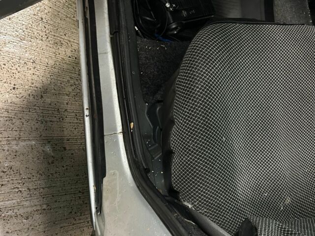 Серый ВАЗ 2112, объемом двигателя 2 л и пробегом 326 тыс. км за 1399 $, фото 5 на Automoto.ua