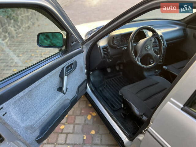 Серый ВАЗ 2112, объемом двигателя 1.6 л и пробегом 76 тыс. км за 2900 $, фото 47 на Automoto.ua