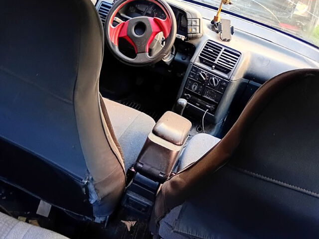 Серый ВАЗ 2112, объемом двигателя 1.6 л и пробегом 300 тыс. км за 1000 $, фото 1 на Automoto.ua