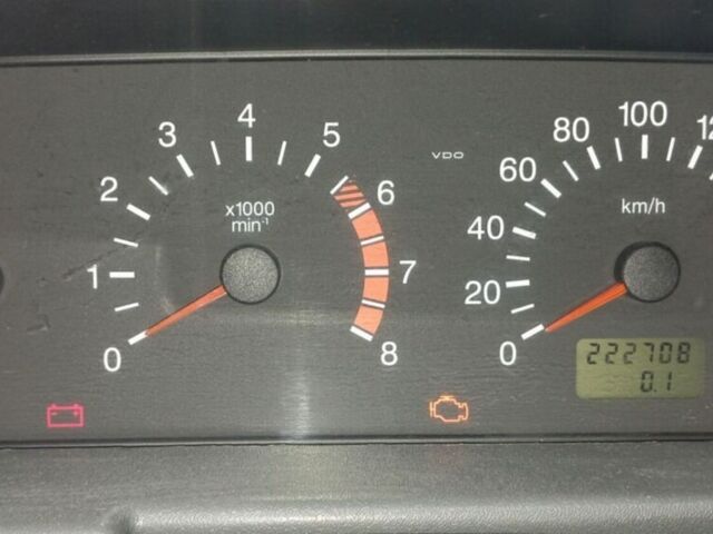 Сірий ВАЗ 2112, об'ємом двигуна 1.6 л та пробігом 221 тис. км за 2000 $, фото 2 на Automoto.ua