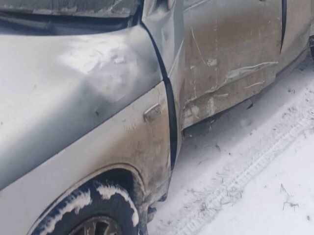 Сірий ВАЗ 2112, об'ємом двигуна 1.6 л та пробігом 180 тис. км за 800 $, фото 5 на Automoto.ua