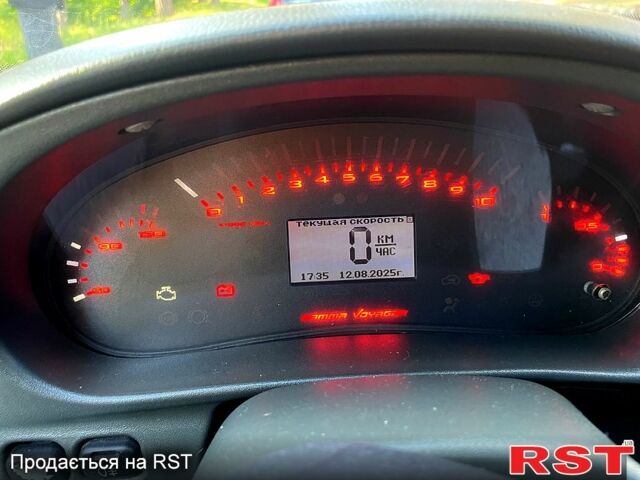 Серый ВАЗ 2112, объемом двигателя 1.6 л и пробегом 204 тыс. км за 2800 $, фото 2 на Automoto.ua