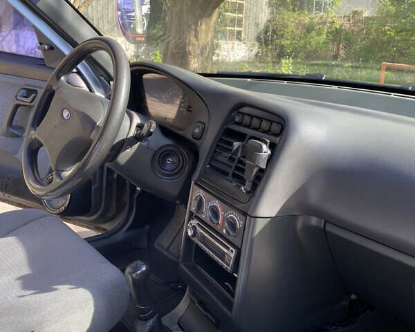 Серый ВАЗ 2112, объемом двигателя 1.6 л и пробегом 225 тыс. км за 2400 $, фото 6 на Automoto.ua