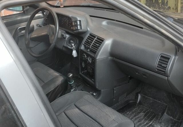 Сірий ВАЗ 2112, об'ємом двигуна 1.6 л та пробігом 222 тис. км за 1899 $, фото 6 на Automoto.ua
