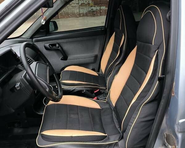 Серый ВАЗ 2112, объемом двигателя 1.6 л и пробегом 270 тыс. км за 2200 $, фото 8 на Automoto.ua